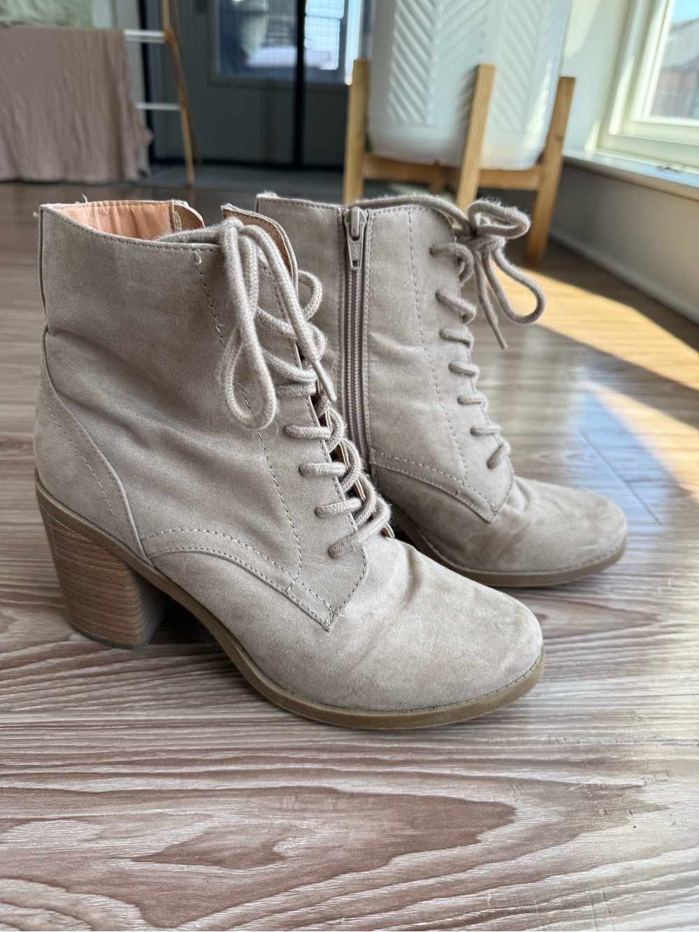 Taupe Lace-Up Combat Ankle Booties Side Zip Women’s Size 9